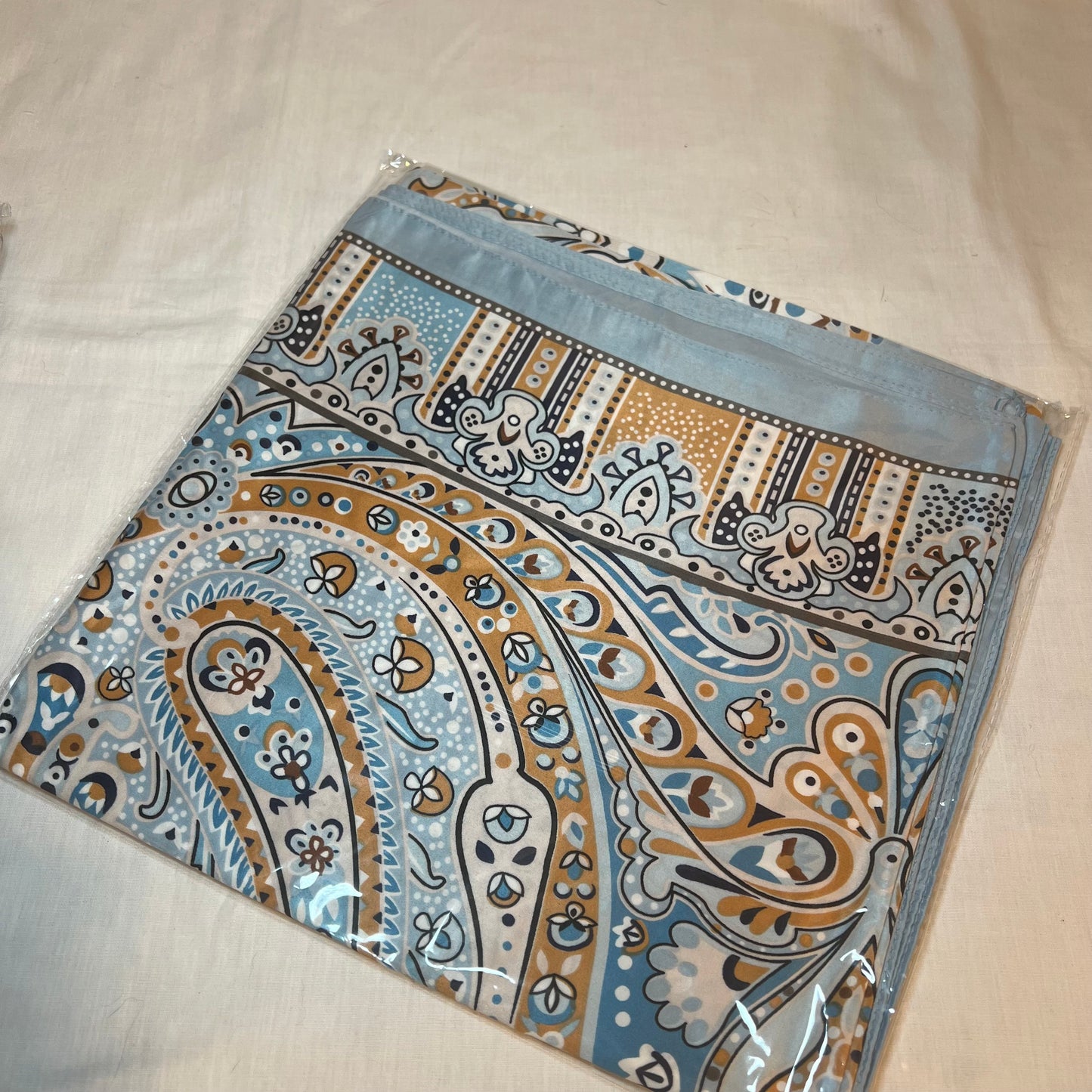 Carré de soie Derya