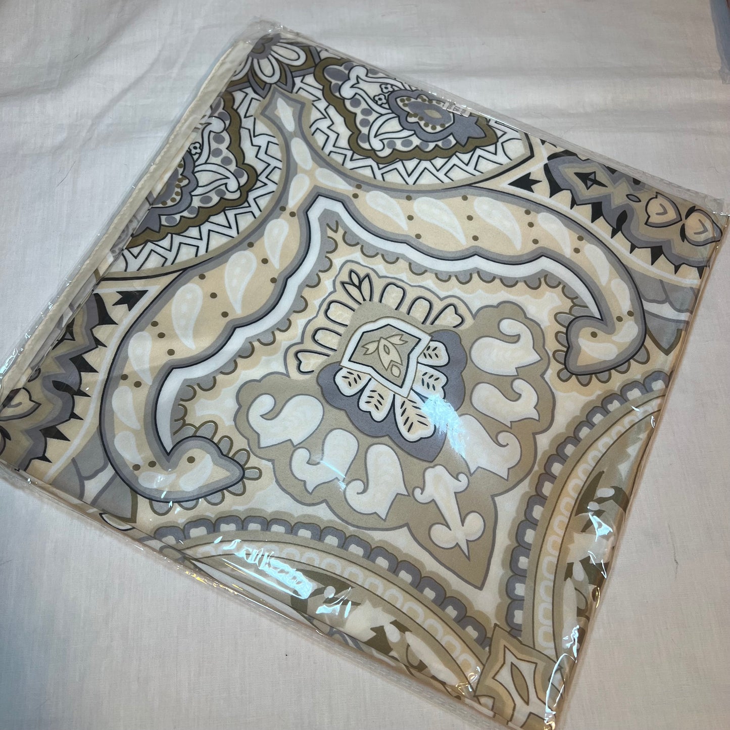 Carré de soie Aleyna