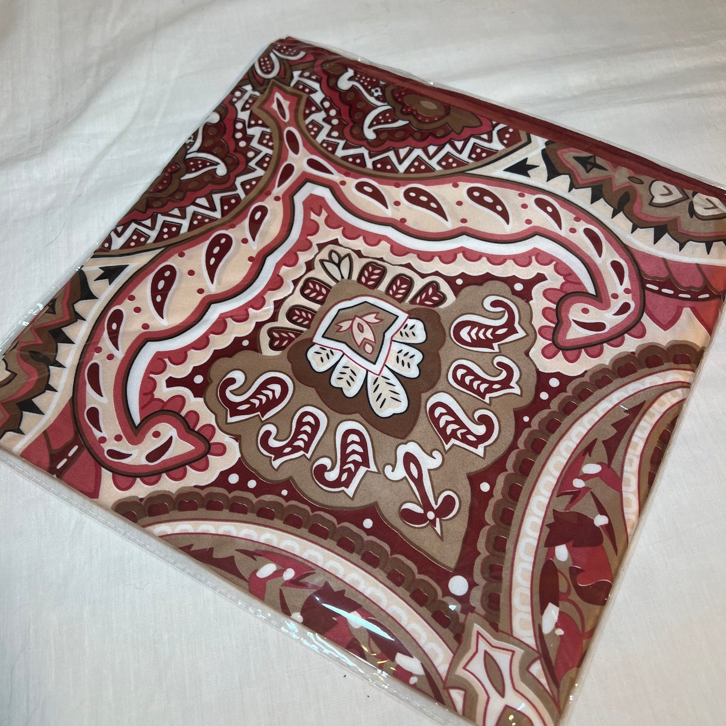 Carré de soie Aleyna