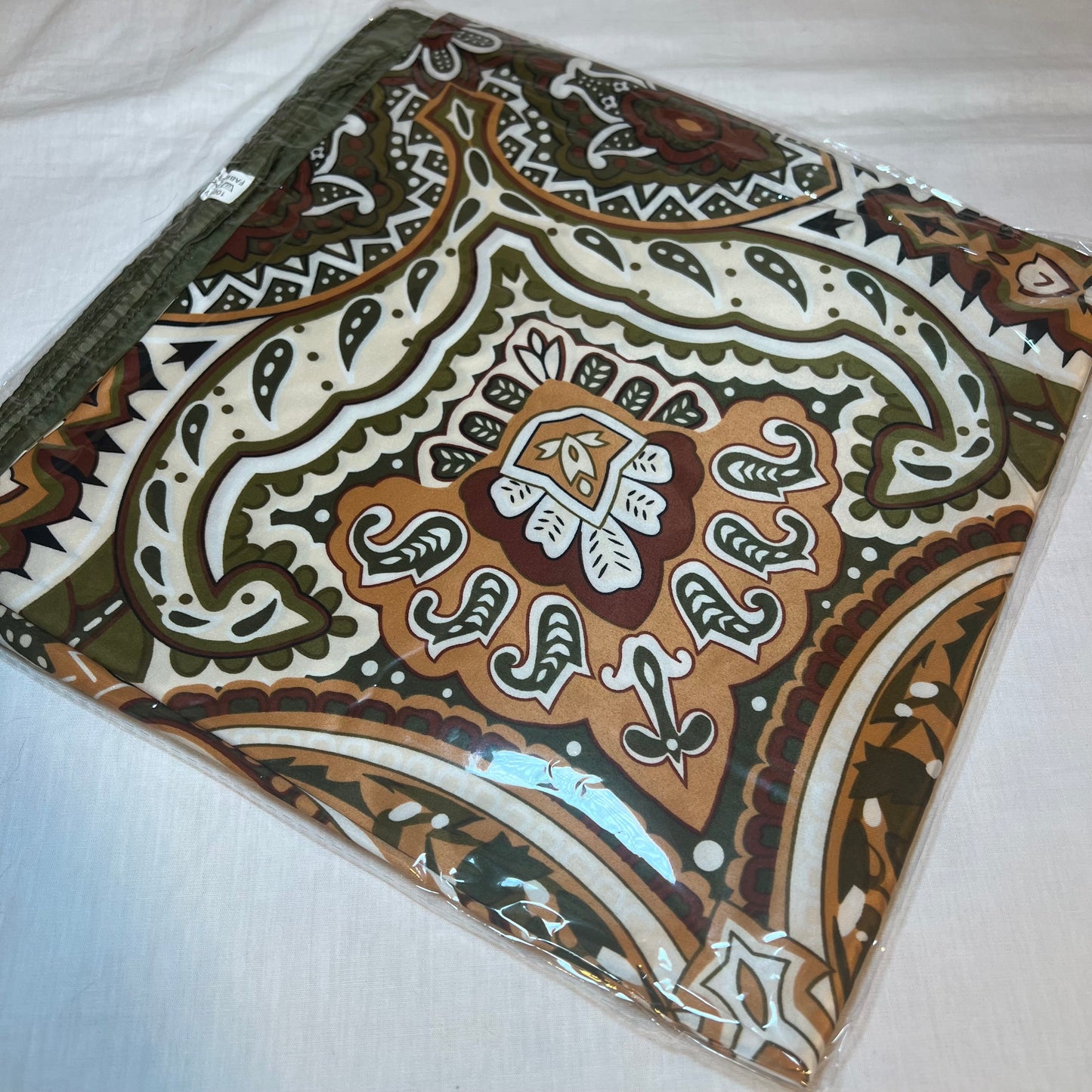 Carré de soie Aleyna