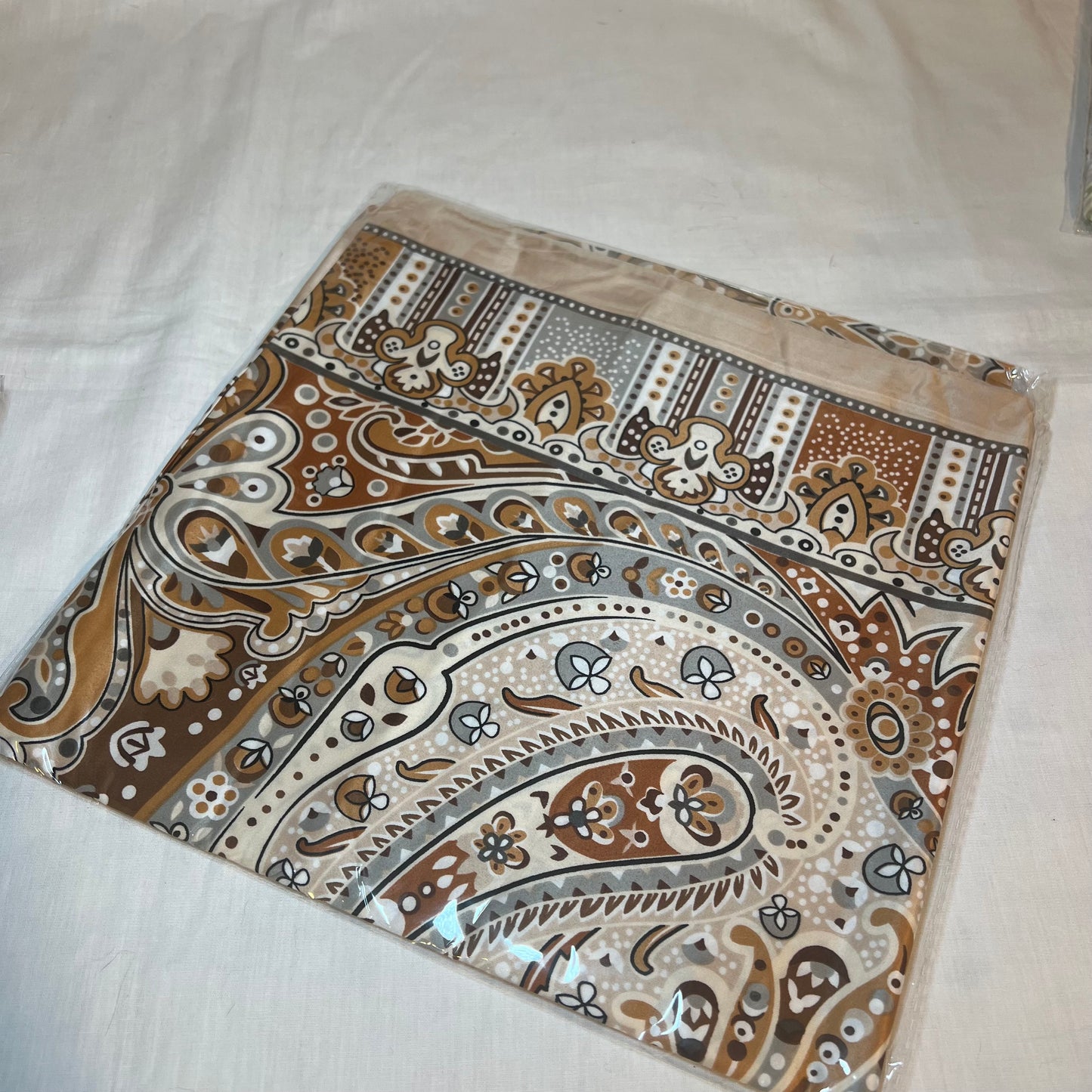 Carré de soie Derya